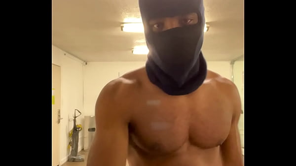 Image Working out my Neck and shoulders for the ladies!