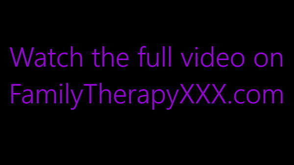 Image Sharing The Bed With Big Step Sister - Violet Myers - Family Therapy - Alex Adams