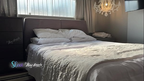 Image Esposa gostosa Thay Ksada fodendo gostoso com o novinho no flat sem o corno