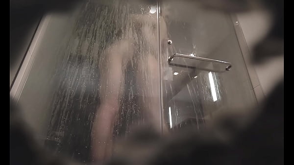 Image Amateur couple in the shower