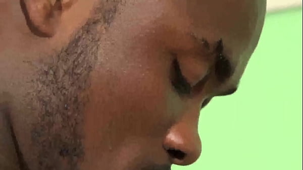 Image D&eacute_licieuse Jessica en manque d'une bite noire fini par trouver son compte