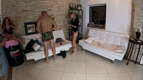 Image Russah chega em nossa casa e quer fuder o tempo todo at&eacute_ no chuveiro ela pega o dotado