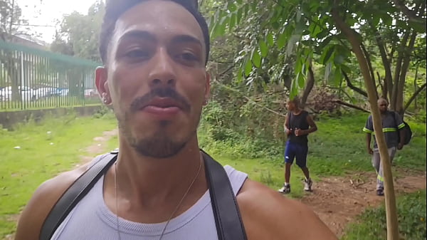Image LEIVEI MEU AMIGO PARA CONHECER O PARQUE DE SEXO OFERECI O CUZINHO DELE PARA OS H&Eacute_TEROS QUE FAZEM CAMINHADA