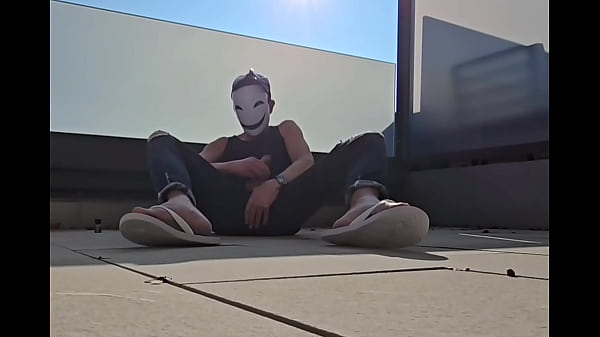 Image Outdoor indoor masturbation in jeans flip flops