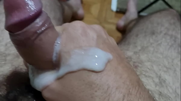 Image Pau peludo gozando muito gostoso com a porra grossa