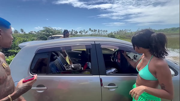 Image O v&iacute_deo perdido de v&aacute_rios jovens fazendo orgia no meio do mato