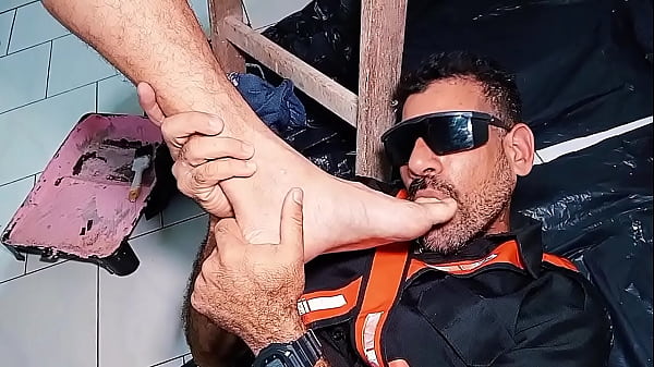 Image PE&Atilde_O DE OBRA PINTOR PASSOU A PICA XXL NO CHEFE FISCAL PARTE II