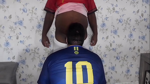 Image Depois do Futebol Urso Negro Fode o Cu Rosa do Goleiro No Pelo (COMPLETO)