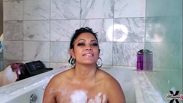 Image Maxine X Shaves & Fucks Her Cunt During Shower Time In The Jacuzzi!