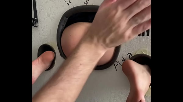Image Insatiable ass in the cinema toilet