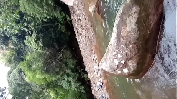 Image un chico me invit&oacute_ al r&iacute_o y me follo muy rico . el muy cabron me puso a MAMAR EN EL RIO Y ME FOLLO EN PERRITO . CREAMPIE   alexachris20