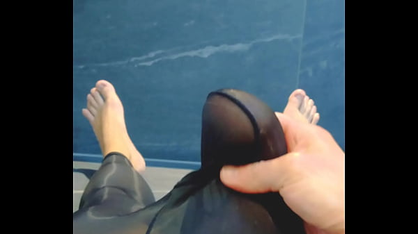 Image horny wank in yoga thights