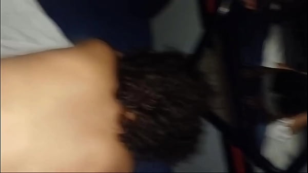 Image Fodendo a novinha rabuda da buceta rosinha de 4 na frente do espelho