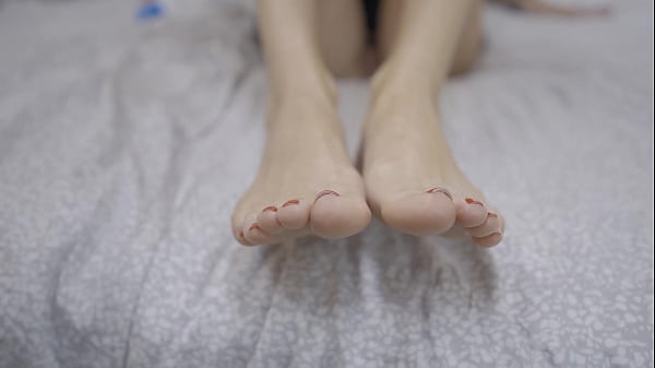 Image I put cream on my feet and dream of you cumming on my feet!