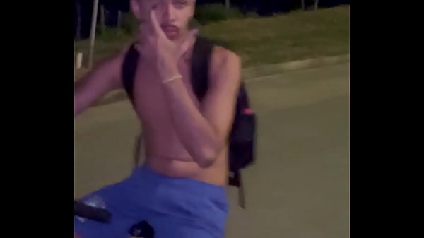 Image Fui dar uma volta no parque a noite e acabei sendo enrrabado por um pauzudo que estava l&aacute_. - Free