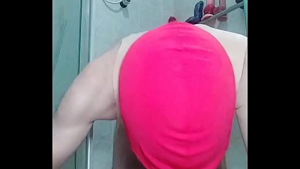 Image Submisso AlexxxKinky toda sissy, faz garganta profunda e senta em dildo at&eacute_ gozar, tudo com cinto de castidade