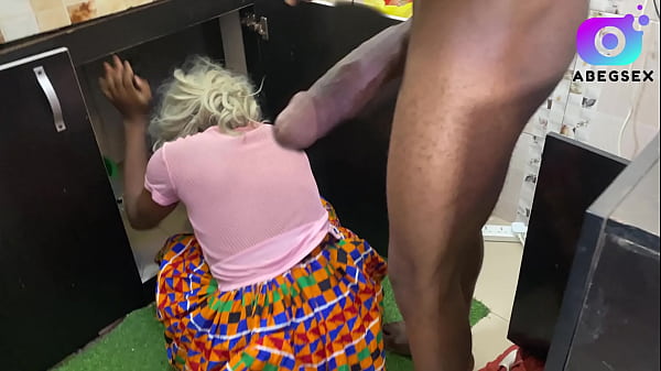 Image OGA BOSS ADD SMALL MONEY TO MY SALARY, I WILL GIVE YOU MY PUSSY. PLEASE SUBSCRIBE TO RED