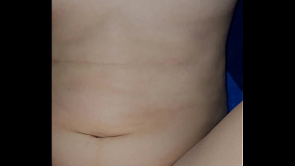 Image Le encanta abrir las piernas para recibir una pija dura