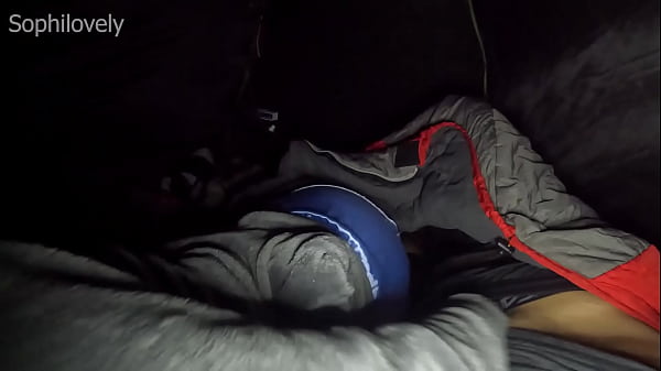 Image Fui de camping con mi hermanastra culona y la follo dentro de la carpa