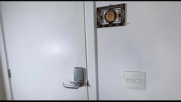 Image Uma amiga dessa muito gostosa convidou a vizinha , que chegou escondida e entrou na brincadeira gostosa