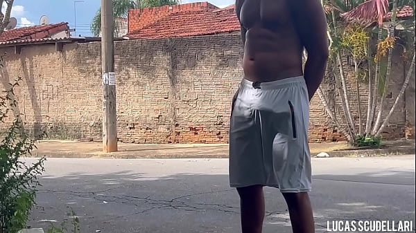 Image Fui dar um rol&ecirc_ sem cueca e ganhei mij&atilde_o de macho no mato