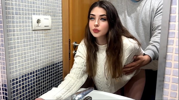 Image Mi casero viene a cobrar el alquiler, mientras mi novio esta en la cocina mi casero me folla ido en el ba&ntilde_o