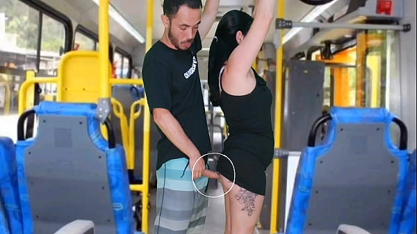 Image Morena tateando no &ocirc_nibus