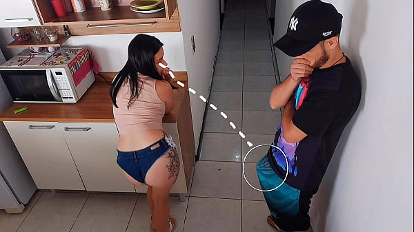 Image Trai meu marido transando com seu melhor amigo enquanto ele estava no banho, sexo arriscado.