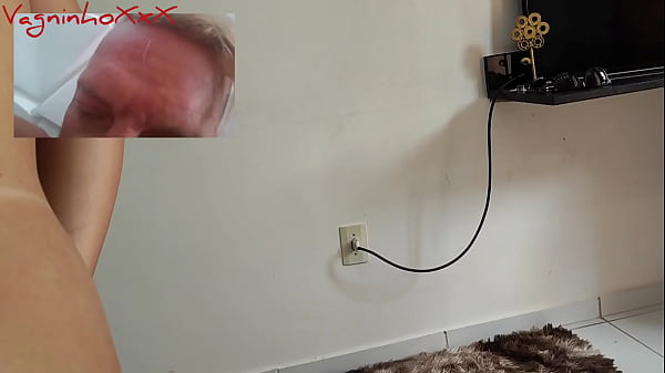 Image Tirei o pijaminha da loirinha e ela ficou louca de tes&atilde_o e s&oacute_ parou depois de levar bastante rola no cuzinho. Vagninho e Vivi Capetinha