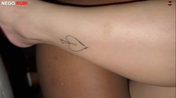 Image SONHO DE CORNO - Cornudo grava esposa dando no carro para um roludo super dotado - Paolla HOTWIFE