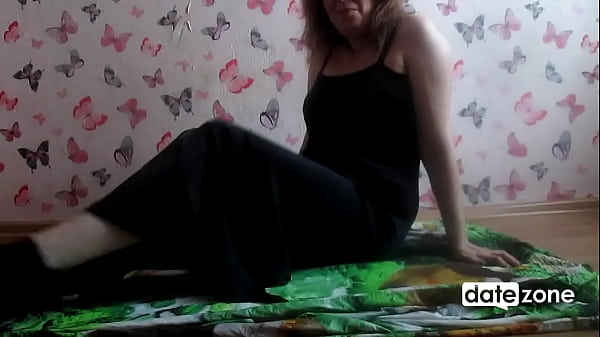Image Mature housewife combines vaginal and anal masturbation for more pleasure