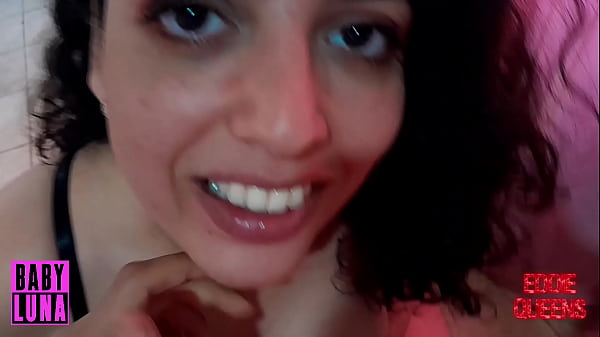 Image Mi hermanastra me deja chupar sus grandes tetas y me da una paja de tetas hasta que me corro en su boca Ft Eddie Queens