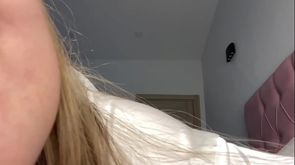 Image Good morning with your lovely girlfriend. Feel loved ? POV / VIRTUAL SEX