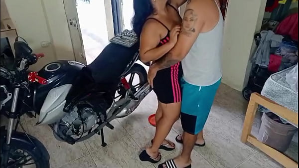 Image Me dej&oacute_ llena de leche el mecanico