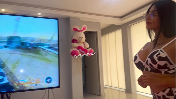 Image Tienes que decidir si vas a seguir jugando o vas a follar mi dulce y caliente vagina