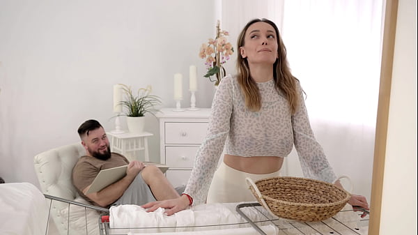Image Sucked off her neighbor while hanging out the laundry