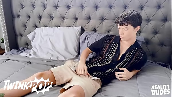 Image TWINKPOP - Malik Delgaty Lifts Sam Ledger In His Muscular Arms And Face Fucks Him While Spanking His Ass