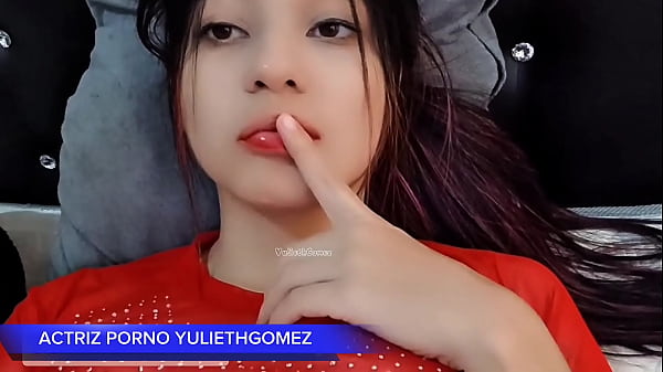 Image OMG WATCH THIS VIDEO LEAKED BY THE UNIVERSITY 18 YEAR OLD GIRL RECORDS HERSELF AND SHOWS HER PUSSY ( CASERO REAL)
