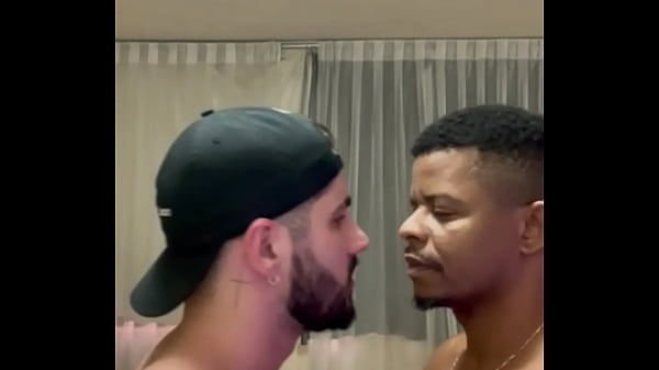 Image Boyzinho da academia ficou secando minha mala. Perguntei se queria pegar. Ele pegou e mamou. - Free
