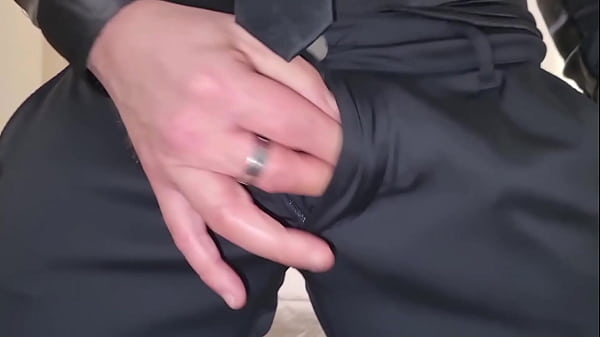 Image AMATORIALE IN ELEGANZA | SBORRA IN ABITO ELEGANTE E UN CAZZO ENORME - RAGAZZO SEXY ITALIANO