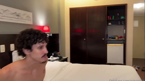 Image Em casa sem fazer nada, chamei um brother pra fuder.