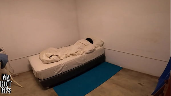 Image Despierto a P&iacute_a y recibe un creampie