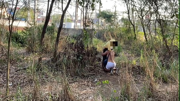 Image Luccas melo - Ofereceu o cuzinho para homens que caminhavam pelo parque afim de fuder