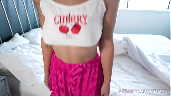 Image Pegas Productions - La Babe Victoria Cherry Saut&eacute_ Profond sur le Divan
