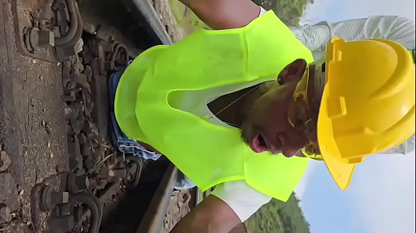 Image Oper&aacute_rios foderam gostoso com o chefe durante a pausa almo&ccedil_o (TEASER)