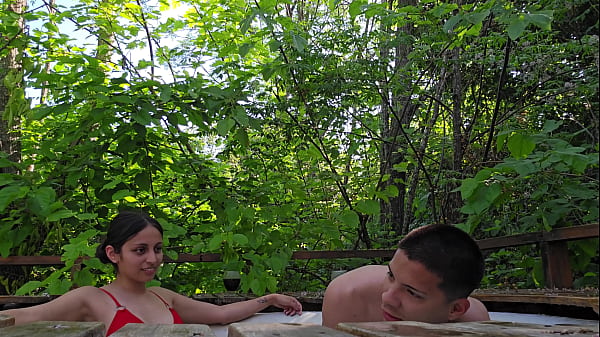 Image Amiga Te animas a Tener Sexo En el Jacuzzi?, Nos Espian... - Sexo Publico