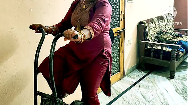Image Indian Desi bhabhi fuking gym boy's