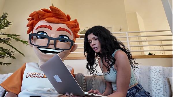Image Black-Haired Harley Haze Plays with Toys and Takes Cum