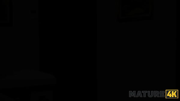 Image MATURE4K. Czech MILF Nicole Wonder likes to bring strangers to her bed