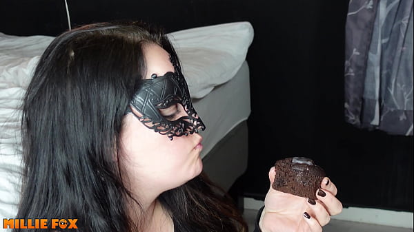 Image Amateur MILF Got To Eat CUPCAKE with CUM Frosting - Millie Fox